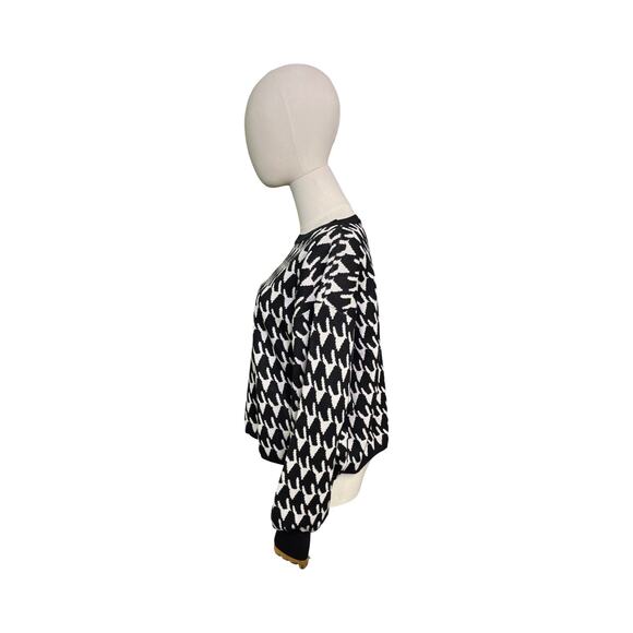 Apricot Batwing Sleeve Black And White Sweater Women’s Size Small EUC - Picture 7 of 11